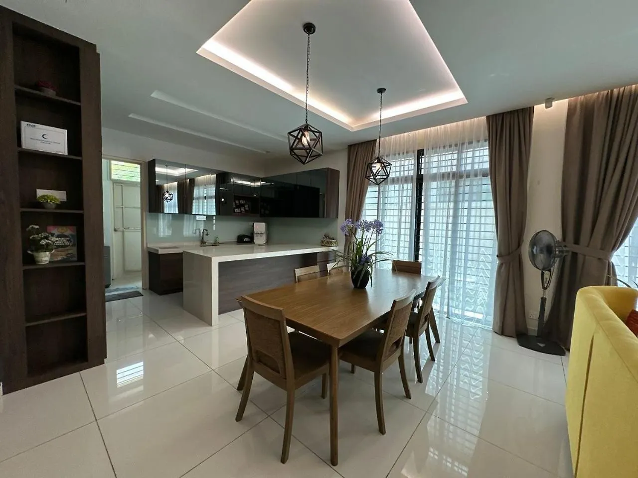 באטו פרינג'י Large Family Villa Beach & Night Market Steps Away 20 Pax