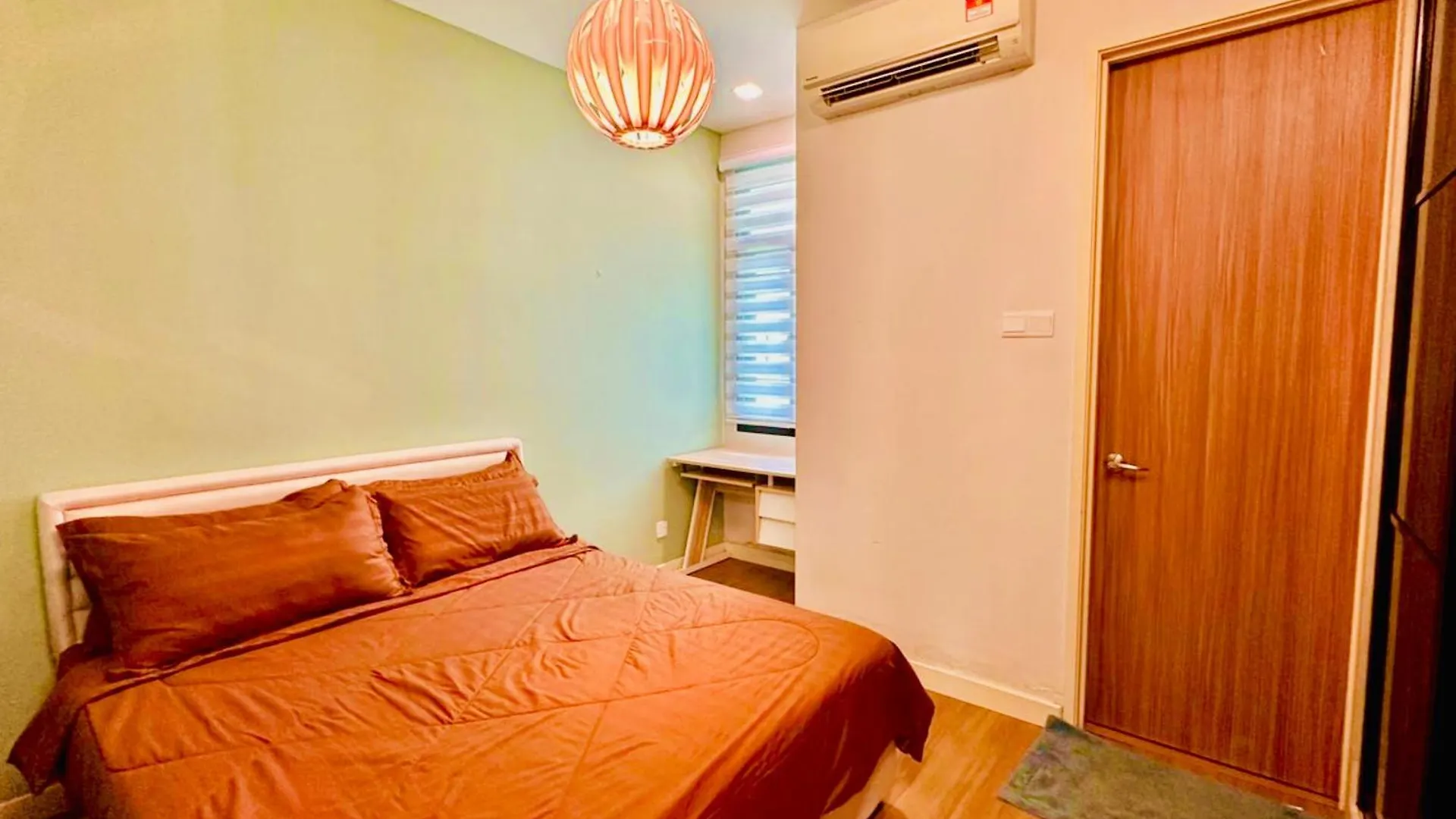 באטו פרינג'י Large Family Villa Beach & Night Market Steps Away 20 Pax